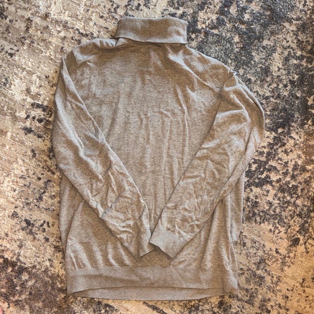 H&M Women's Gray Turtleneck Top